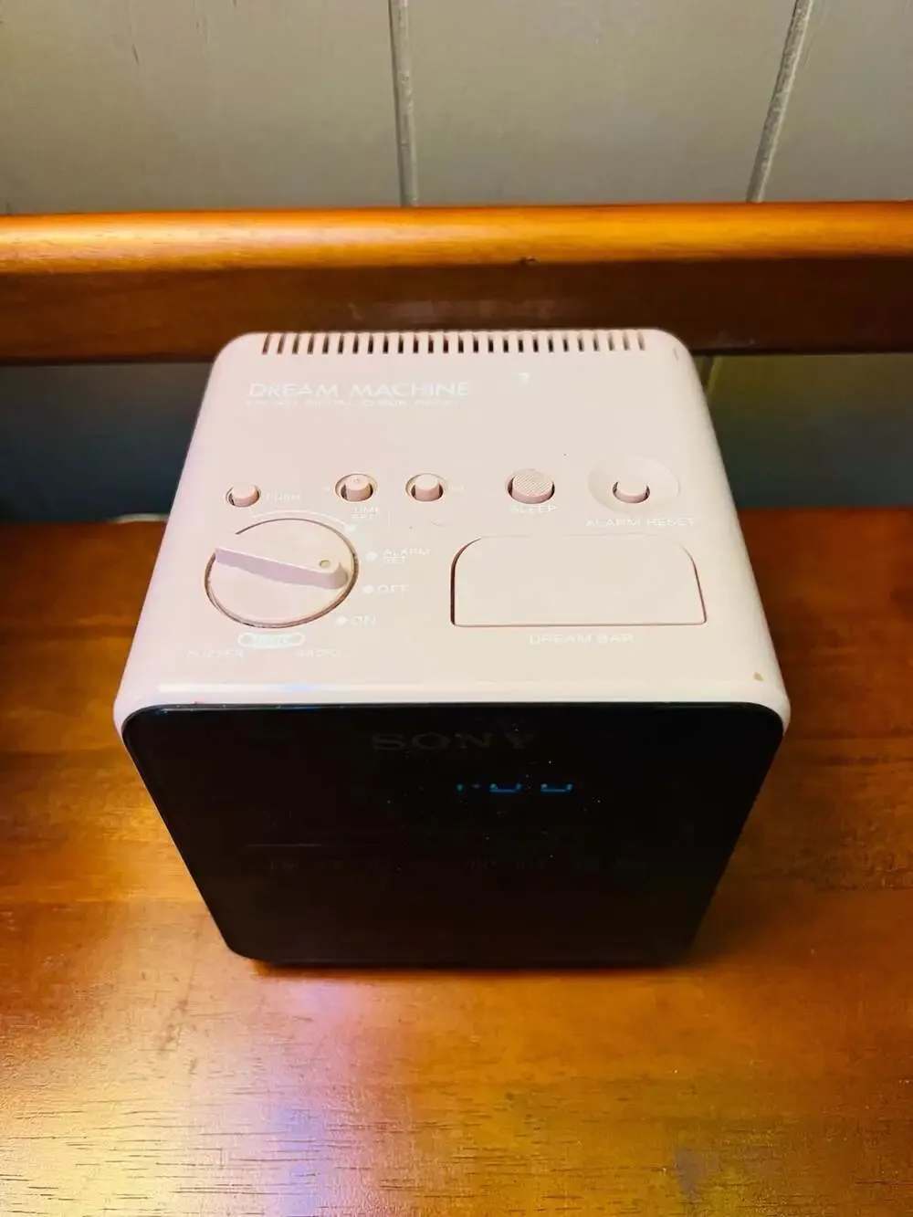 PINK Vintage Sony Dream Machine FM/AM Digital Clock Radio Model ICF-C10W
